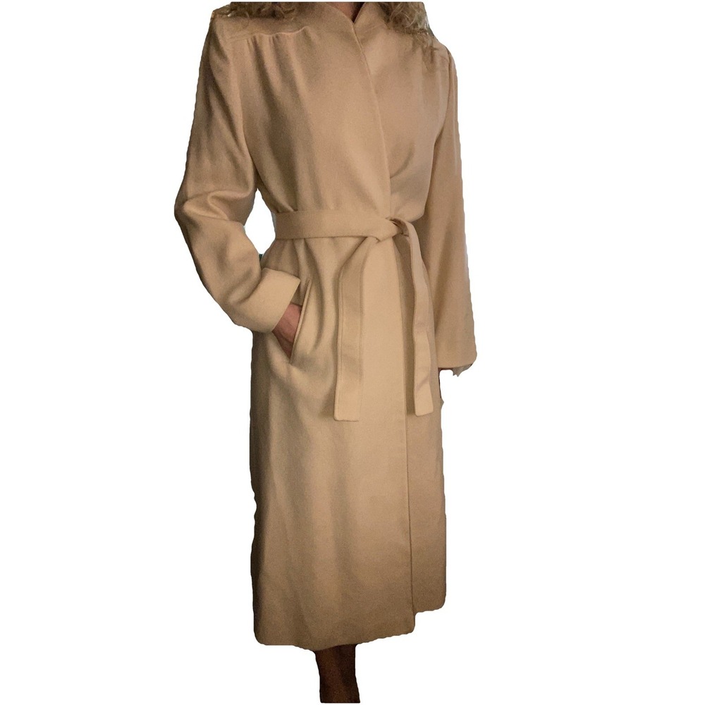 Saks Fifth Avenue vintage cream long coat with belt S/M